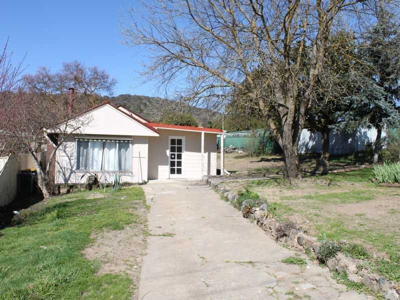 12 King Street TUMBARUMBA 1