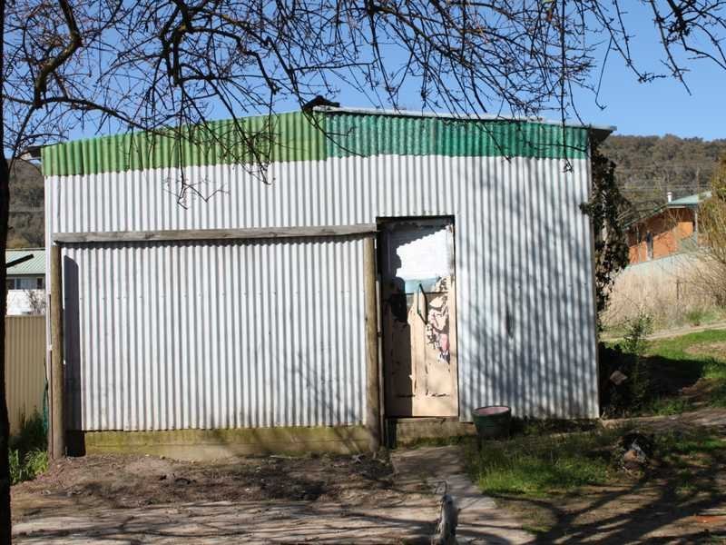 12 King Street TUMBARUMBA 9