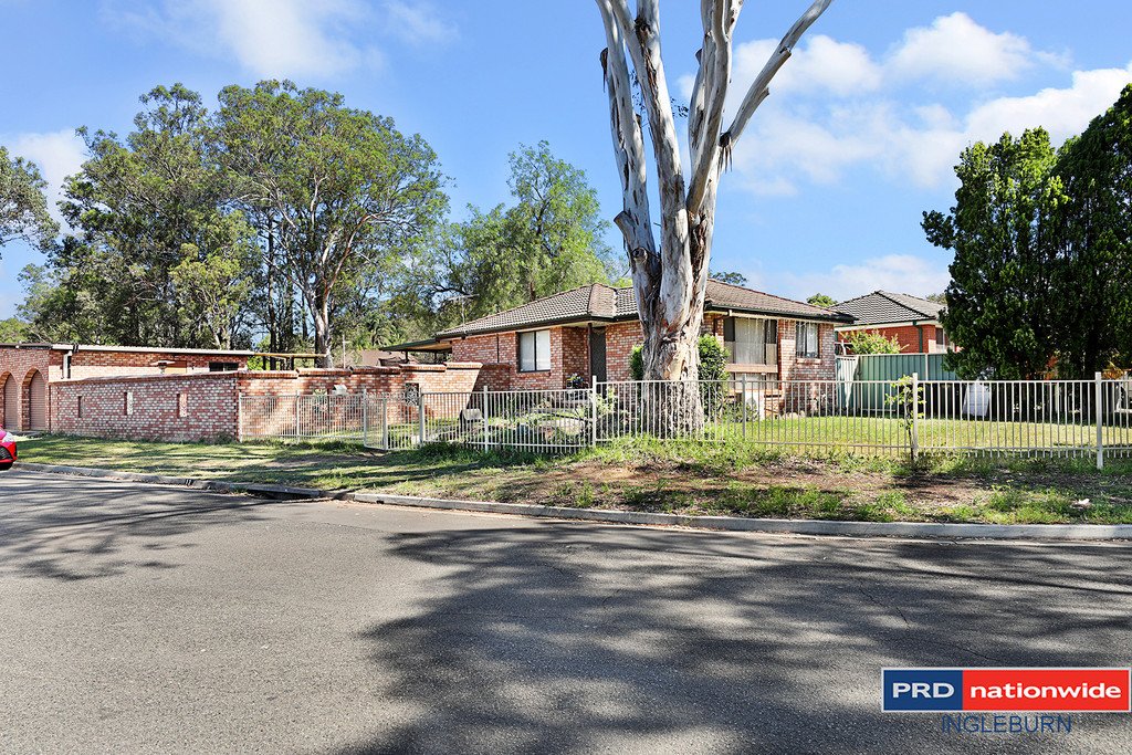 12 Knotwood Avenue MACQUARIE FIELDS 1