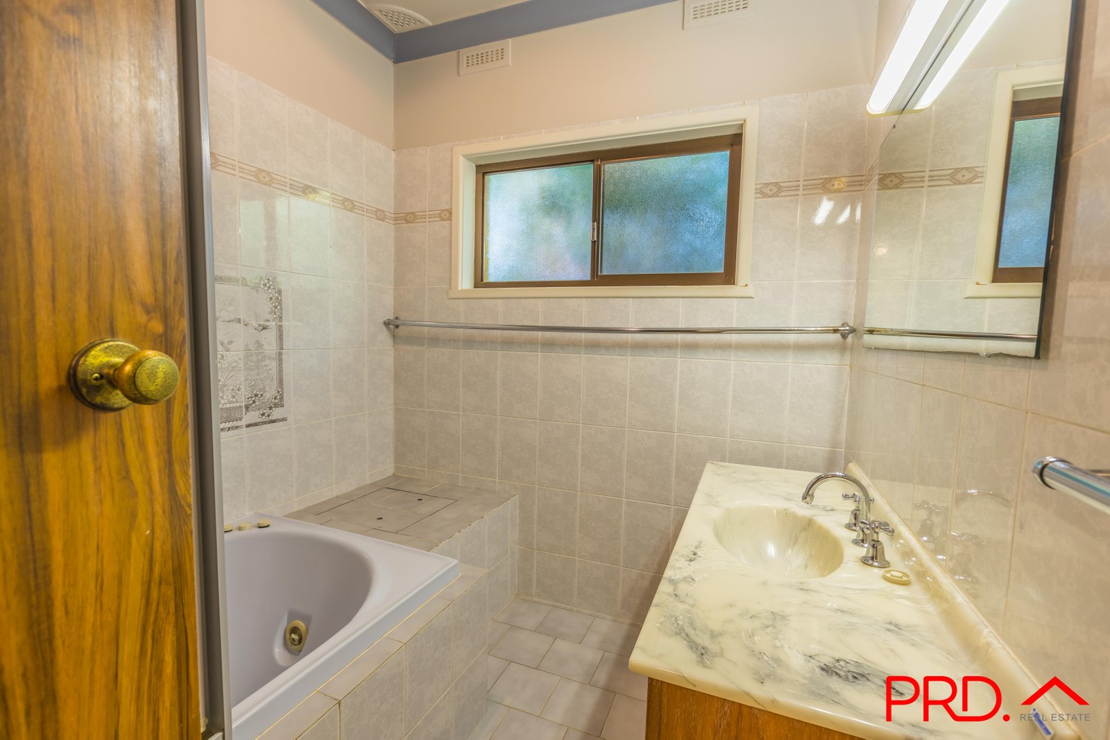 12 Kurrawan Street SOUTH TAMWORTH 7