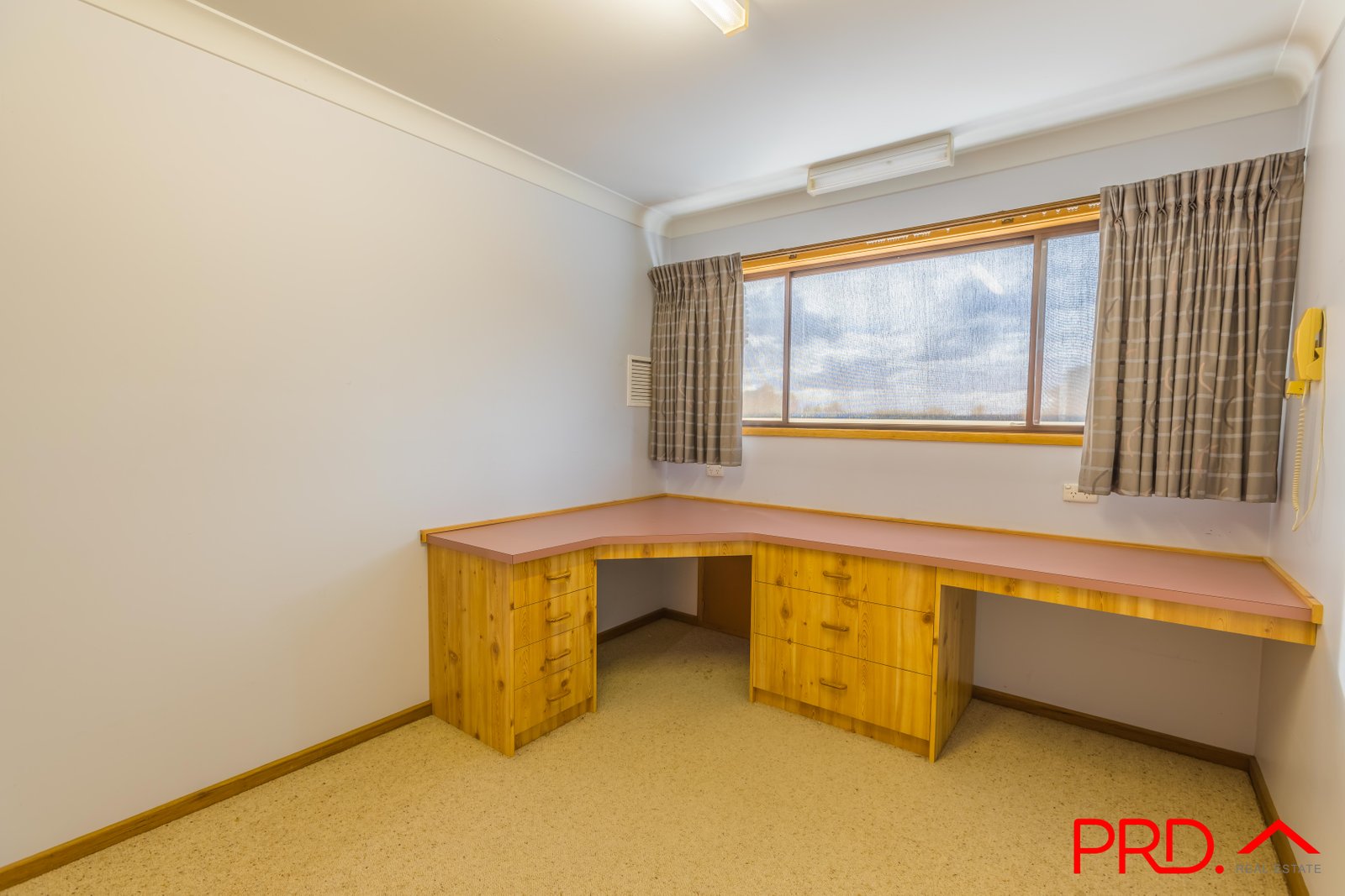 12 Kurrawan Street SOUTH TAMWORTH 11