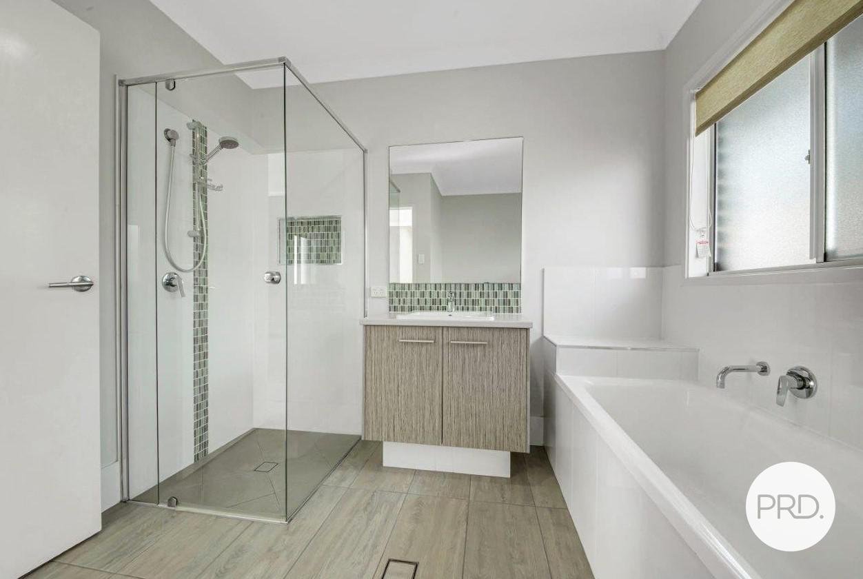 12 Kurwongbah Street BOYNE ISLAND 7