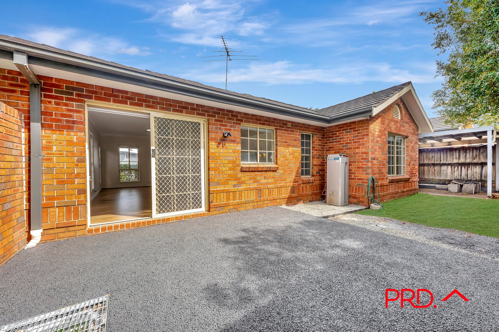 1/2 Lansdowne Street EASTWOOD 6