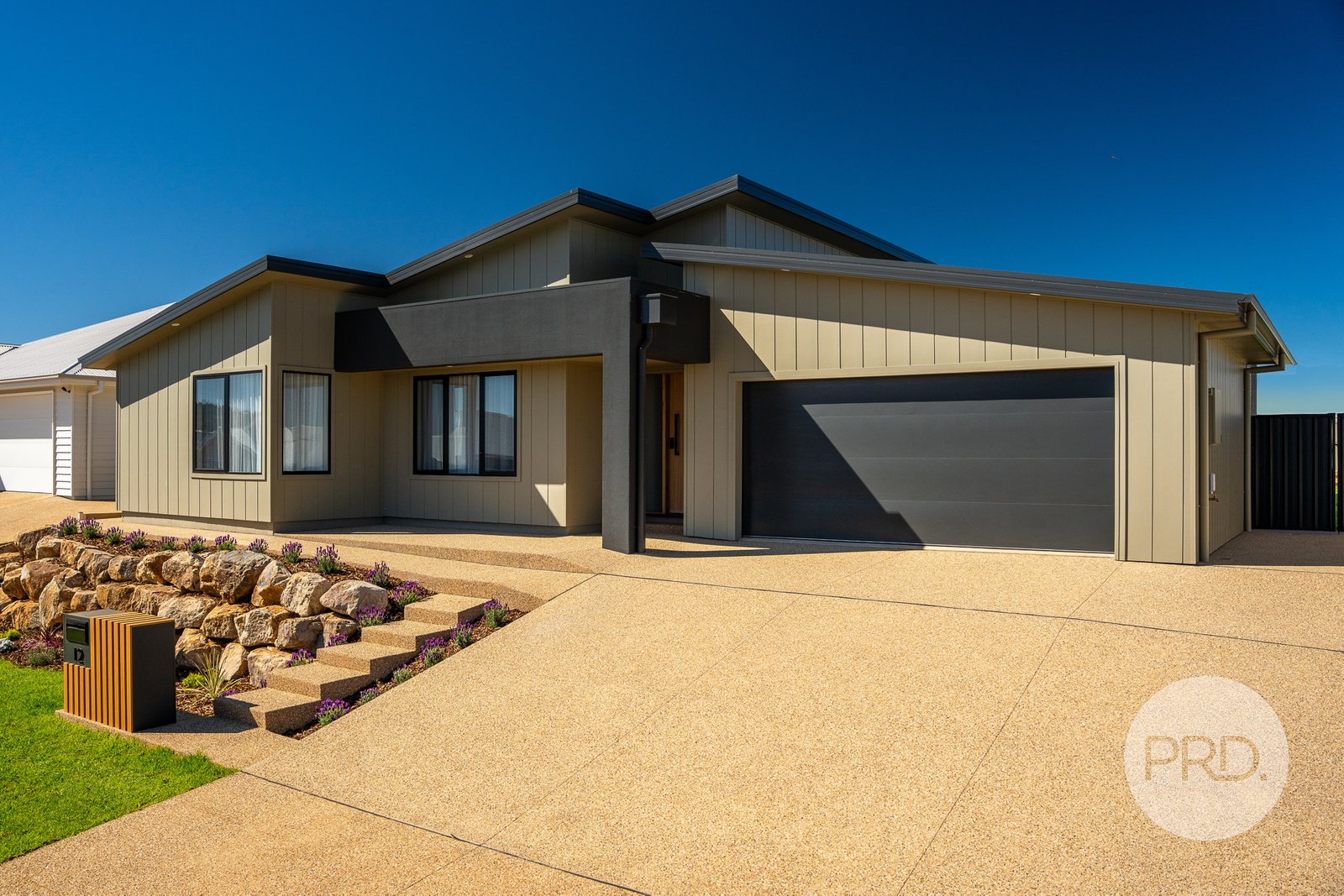 12 Lawrence Avenue GOBBAGOMBALIN 1