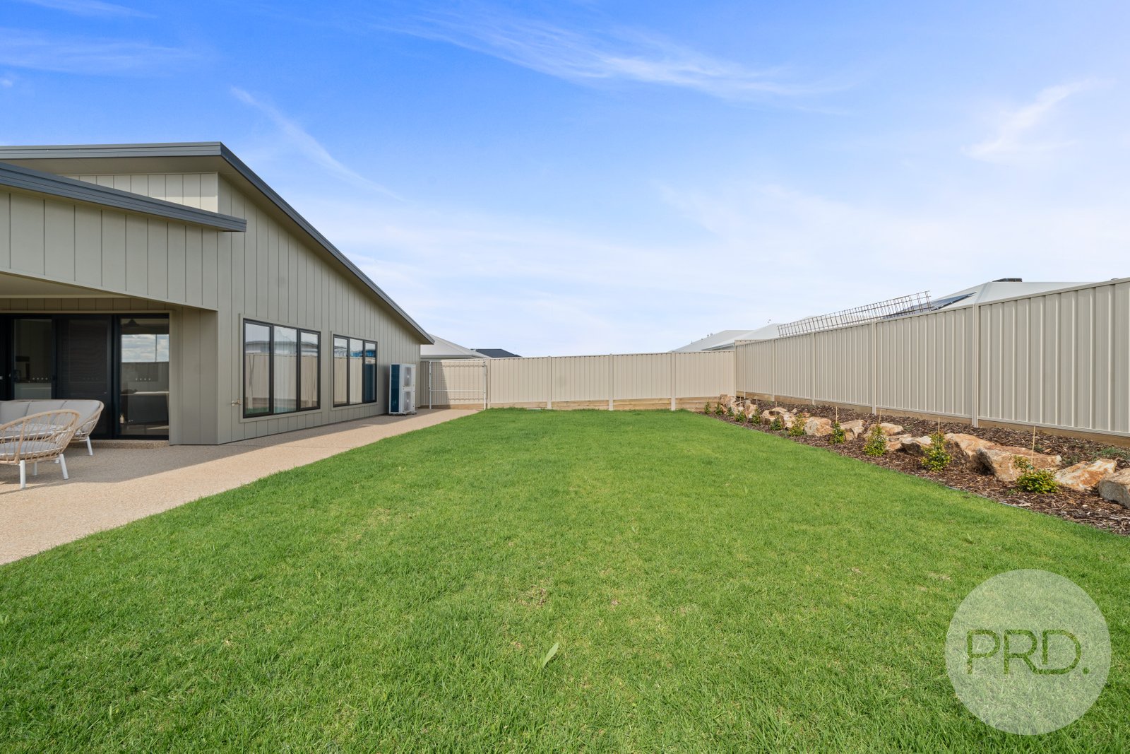 12 Lawrence Avenue GOBBAGOMBALIN 2