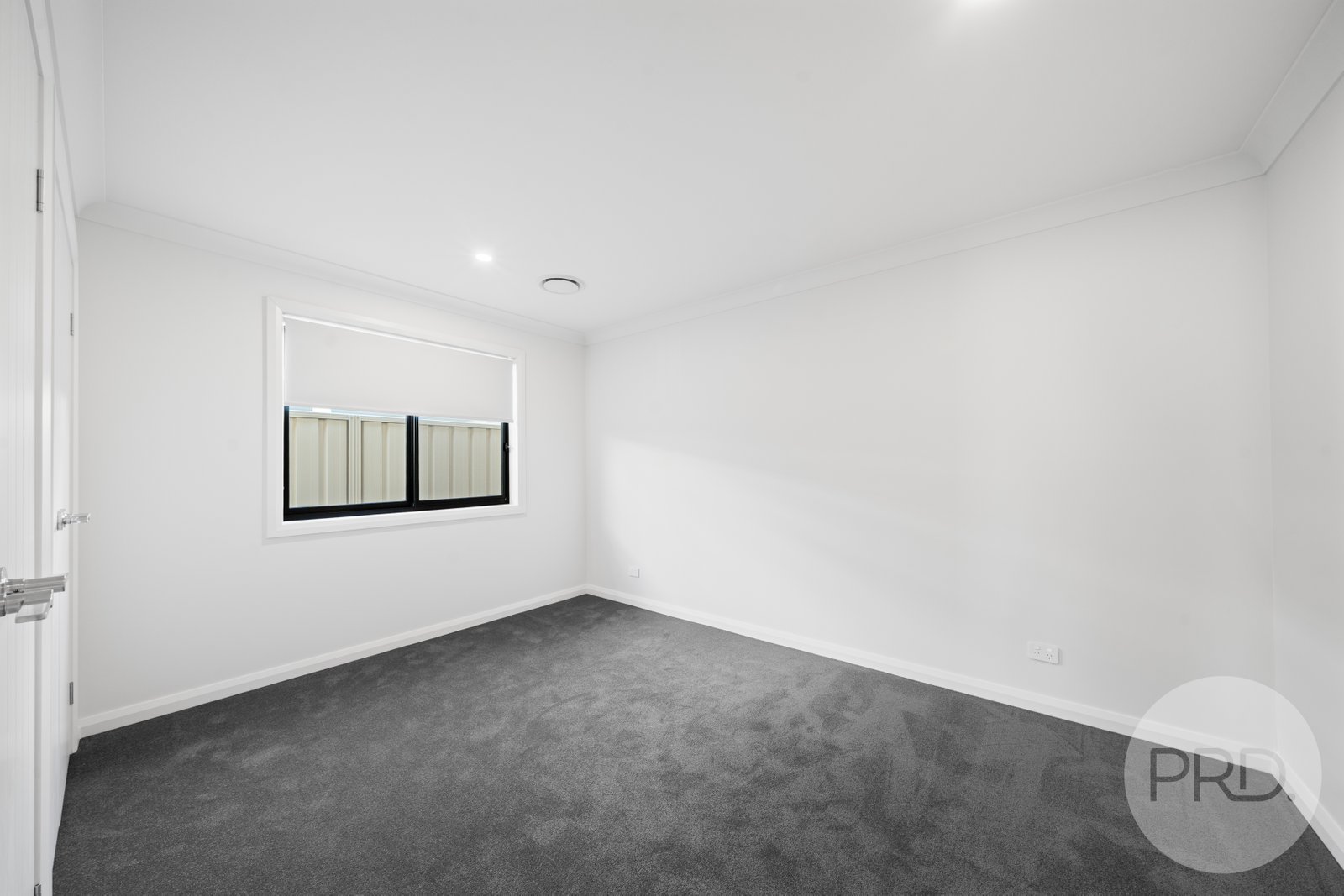 12 Lawrence Avenue GOBBAGOMBALIN 11