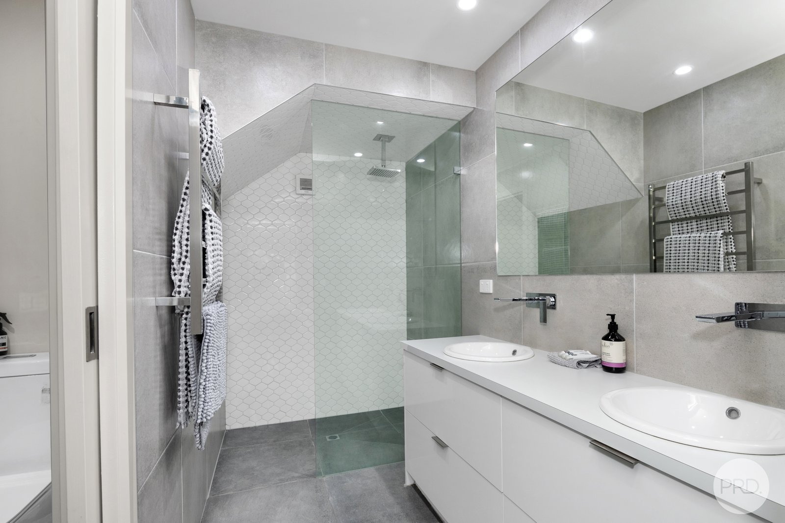 12 Lewis Street BALLARAT CENTRAL 9