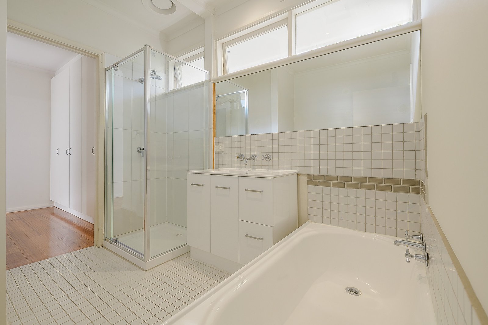 Real Estate and Property in 12 Lewton Road, Mount Waverley, VIC