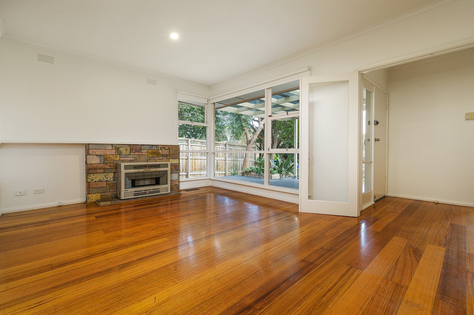 Real Estate and Property in 12 Lewton Road, Mount Waverley, VIC