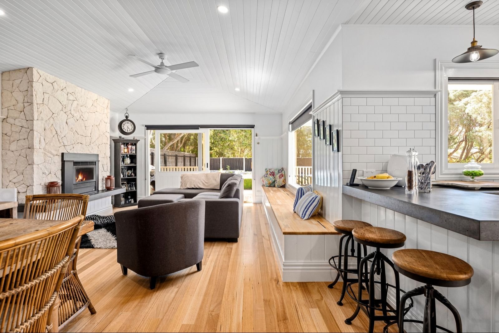 Real Estate and Property in 12 Lind Avenue, Rye, VIC