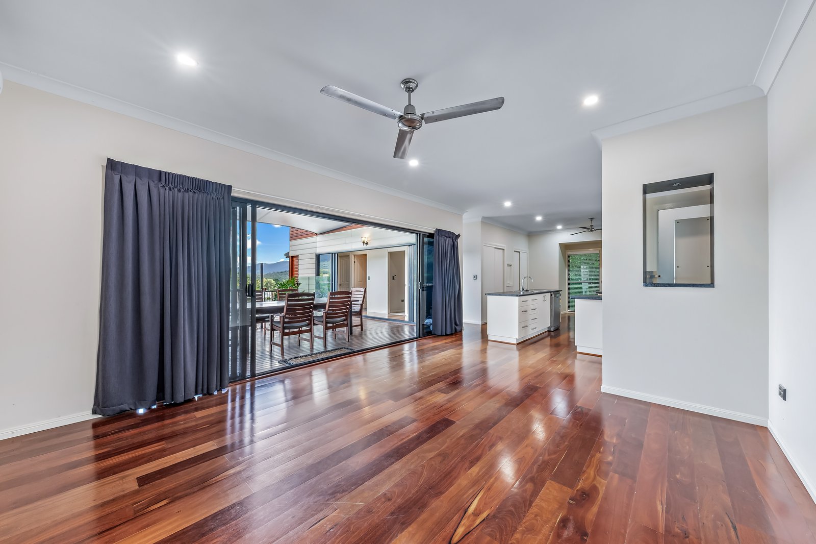 12 Links Drive CANNONVALE 3