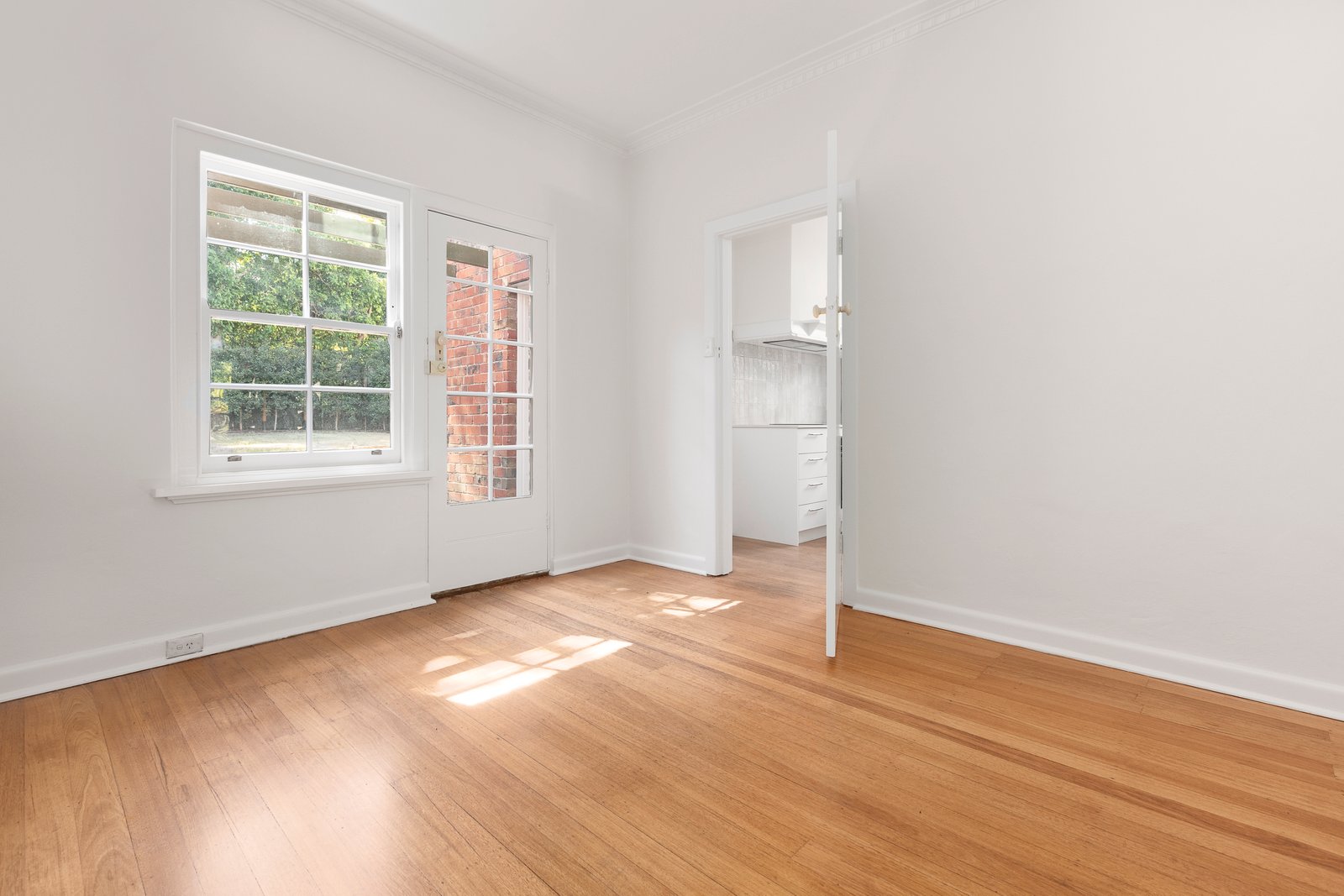 12 Lisbuoy Court, Toorak, 3142