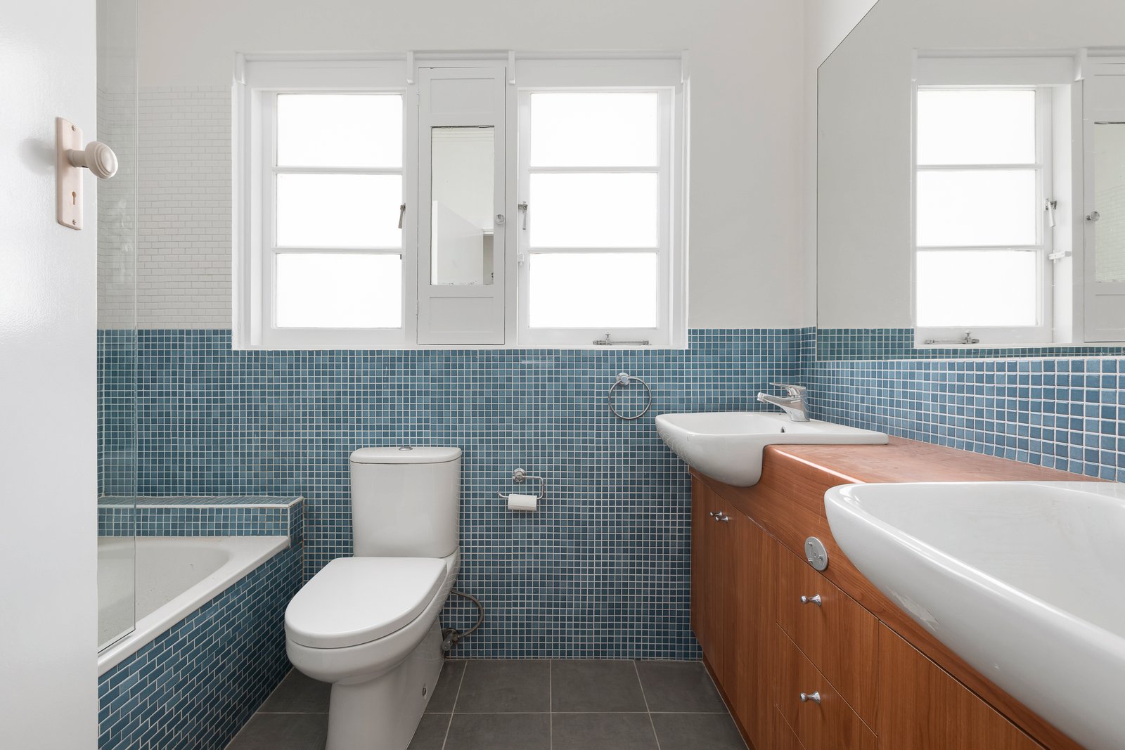 12 Lisbuoy Court, Toorak, 3142