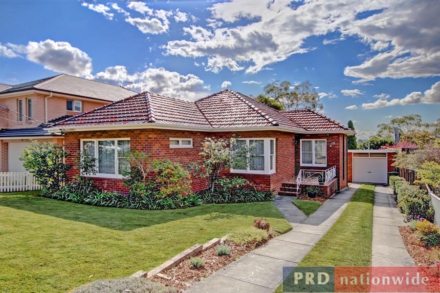 12 Lloyd Street OATLEY 1