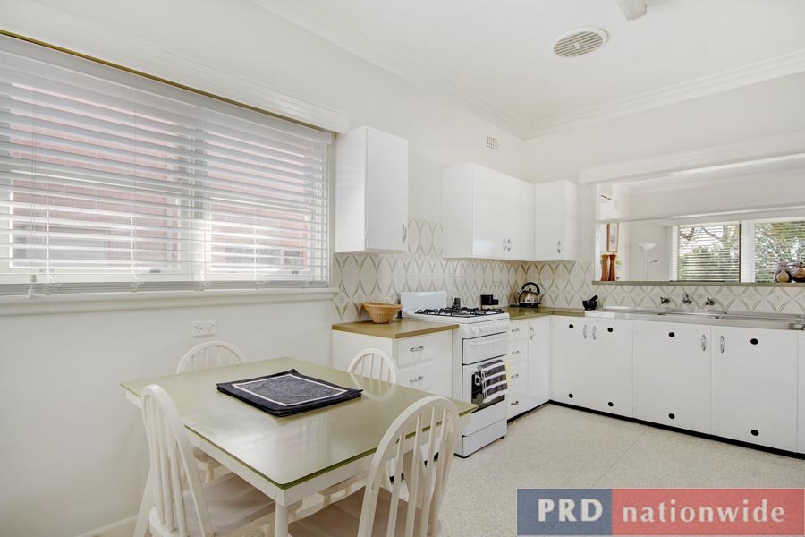 12 Lloyd Street OATLEY 6