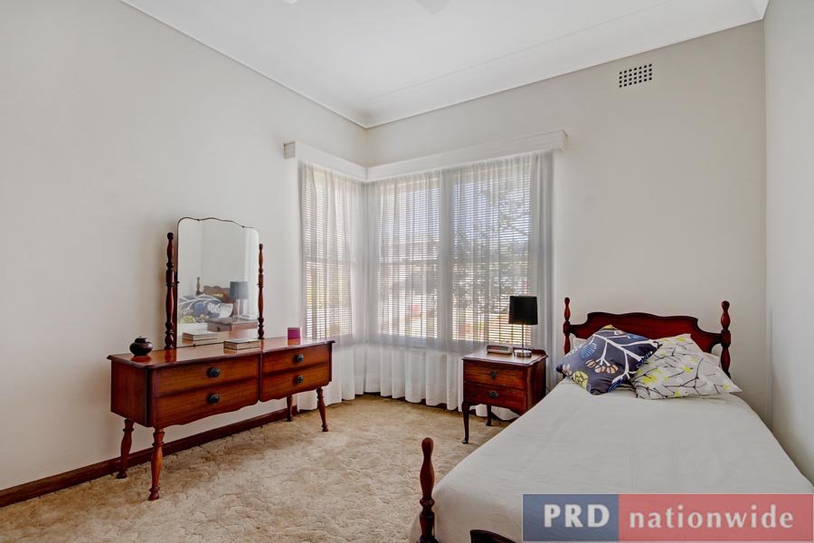 12 Lloyd Street OATLEY 7