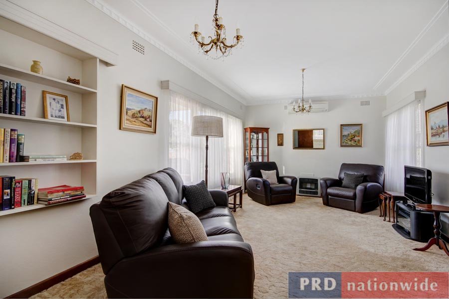 12 Lloyd Street OATLEY 4