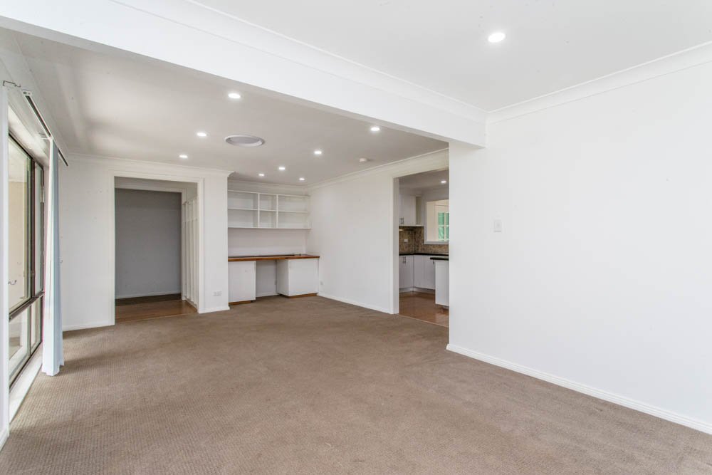 12 Lowanna Drive SOUTH PENRITH 8