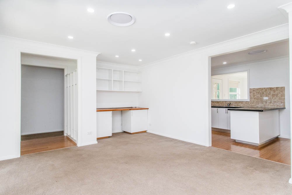 12 Lowanna Drive SOUTH PENRITH 9