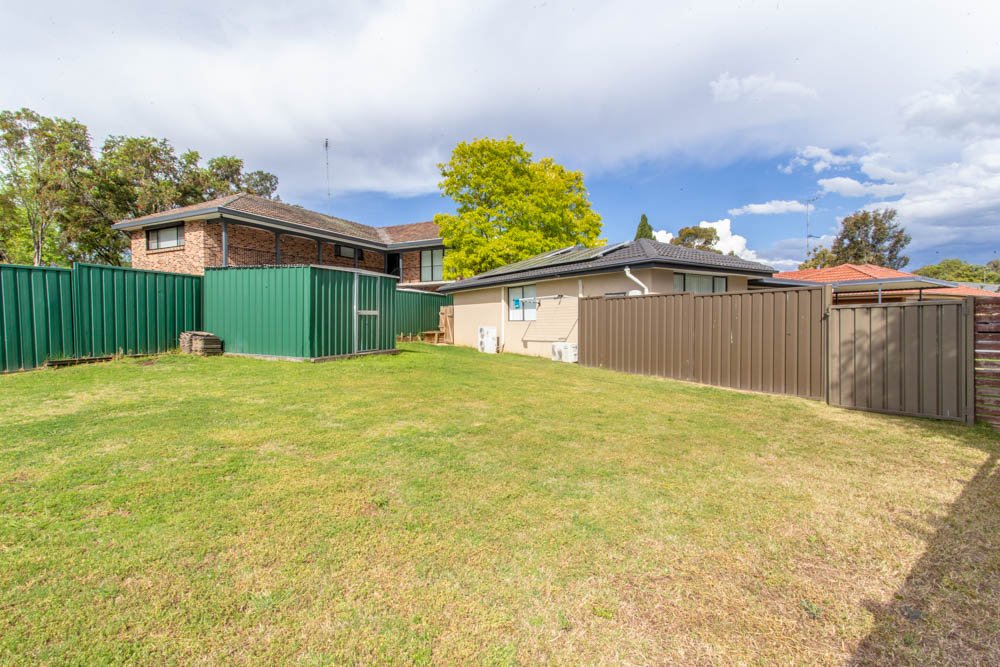 12 Lowanna Drive SOUTH PENRITH 16