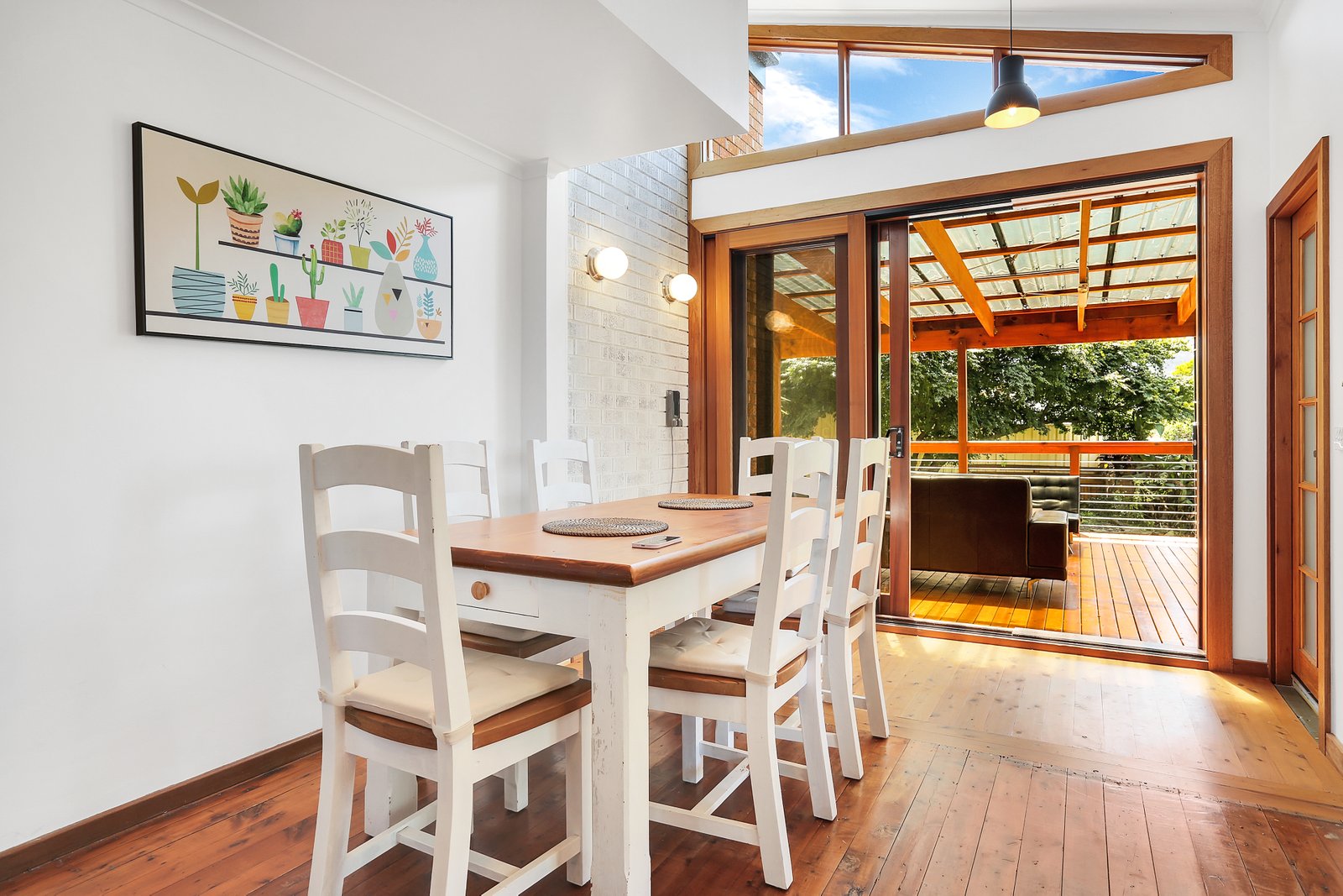 12 Lowanna Place UNANDERRA 4