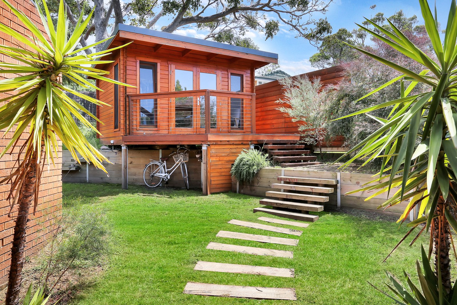 12 Lowanna Place UNANDERRA 7