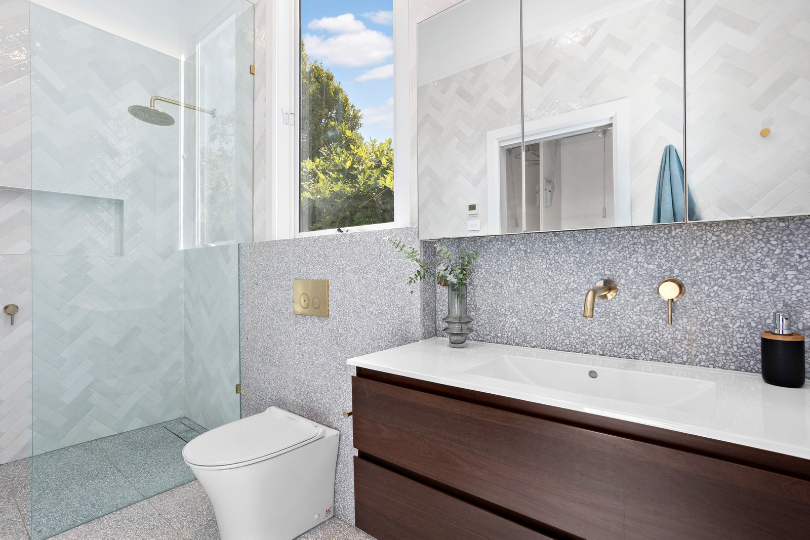 Real Estate and Property in 12 Ludbrook Avenue, Caulfield South, VIC