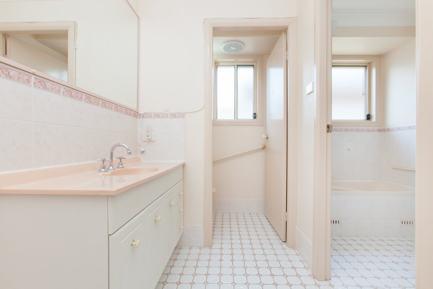 12 Luzon Street ASHTONFIELD 9