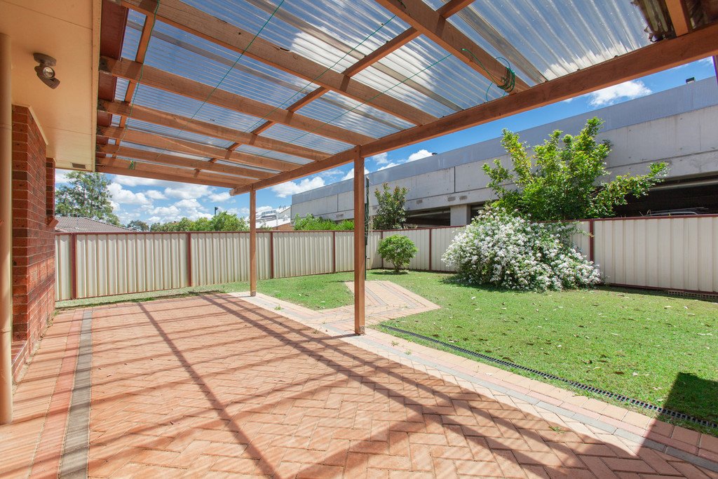 12 Luzon Street ASHTONFIELD 21