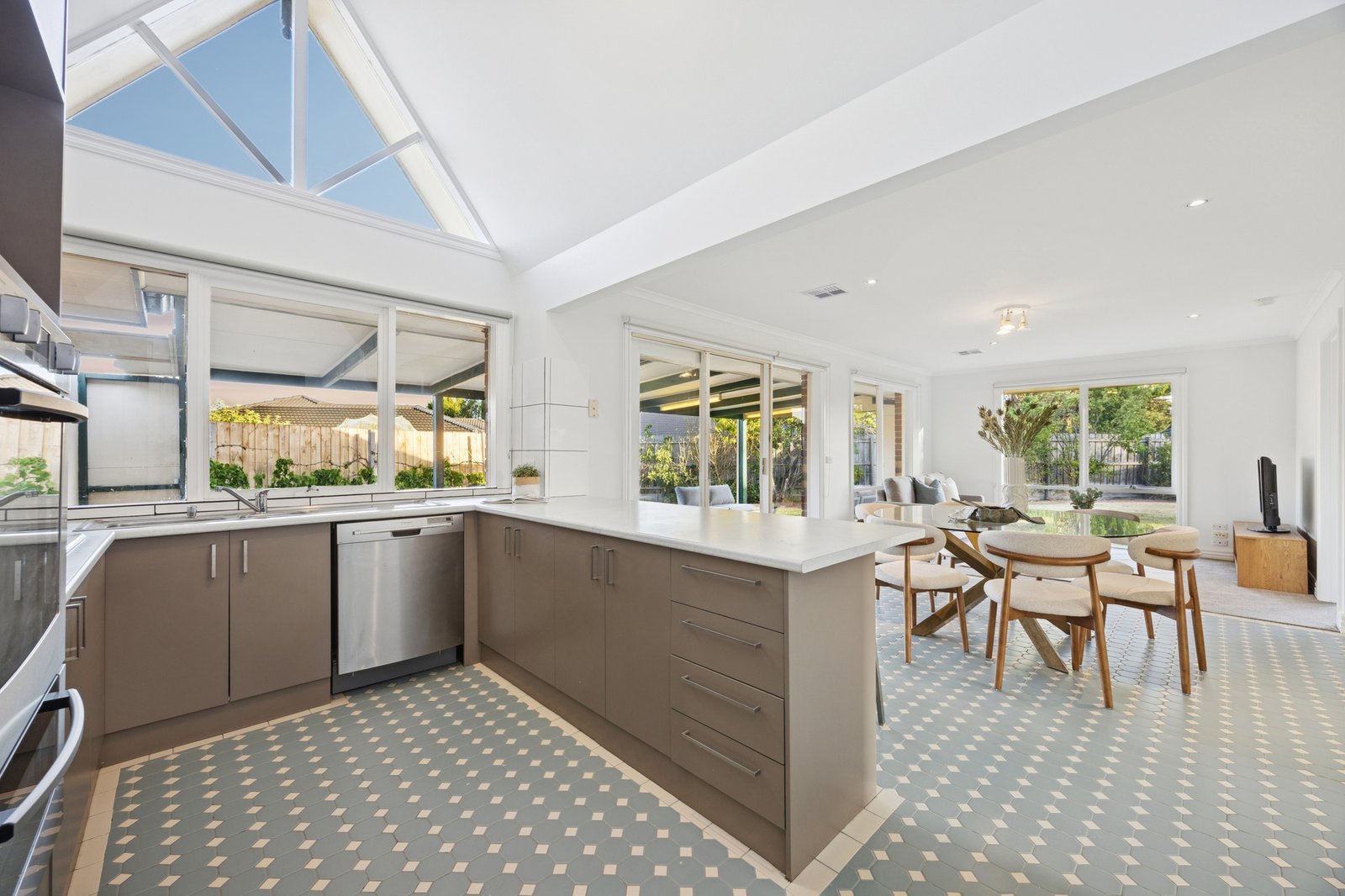 Gallery: 12 Lynda Court