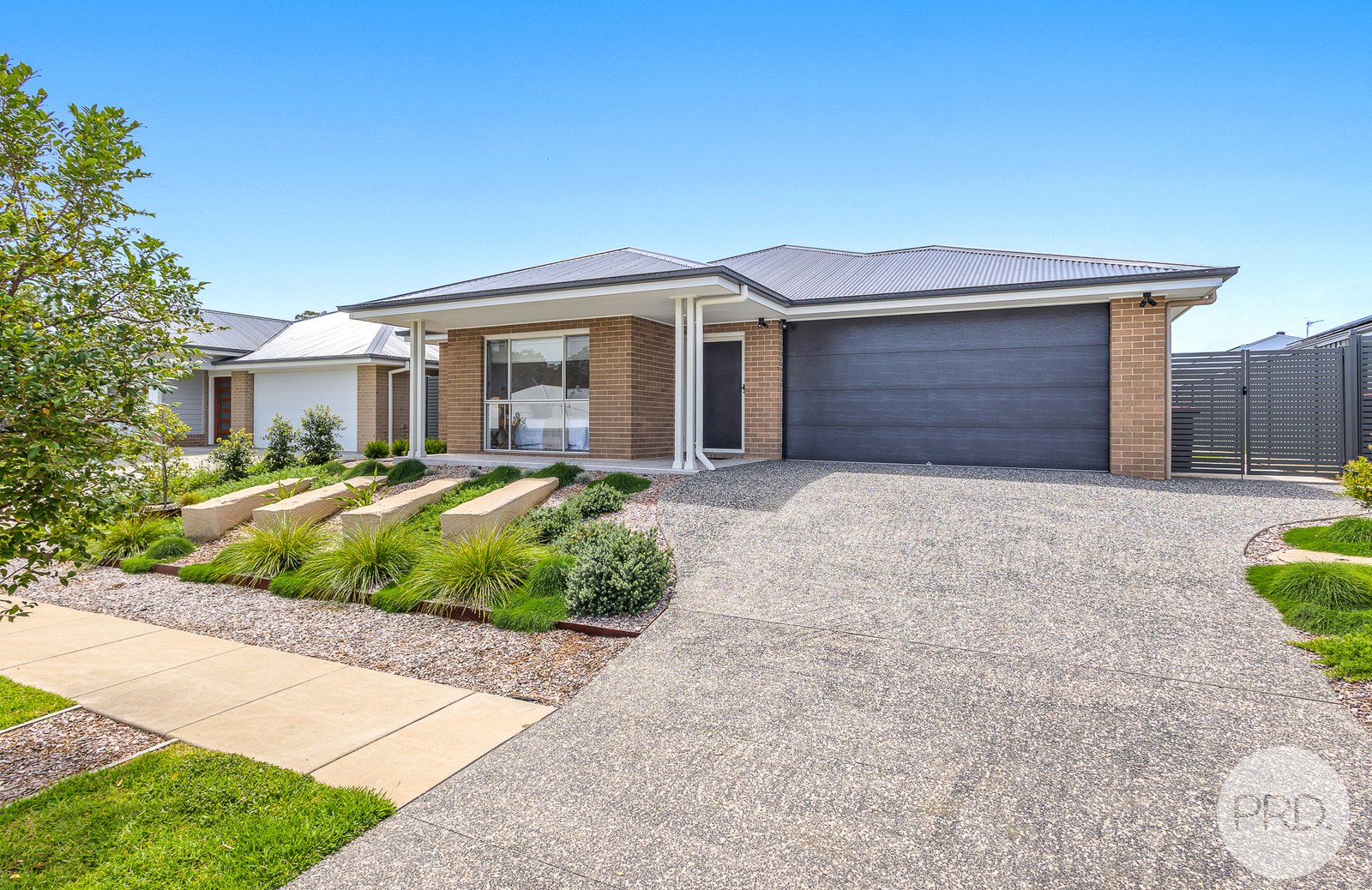 12 Macadamia Circuit MEDOWIE 24