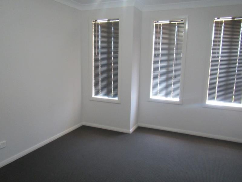 12 Magpie Drive TAMWORTH 5