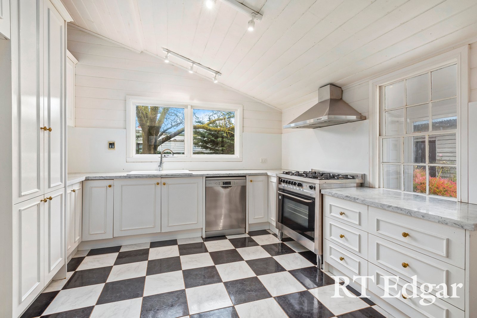 Real Estate and Property in 12 Mair Street, Kyneton, VIC