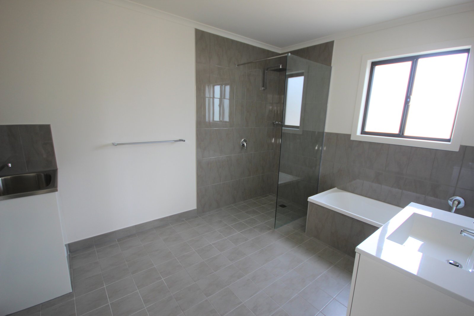 12 McGill Rise CLAREMONT 5