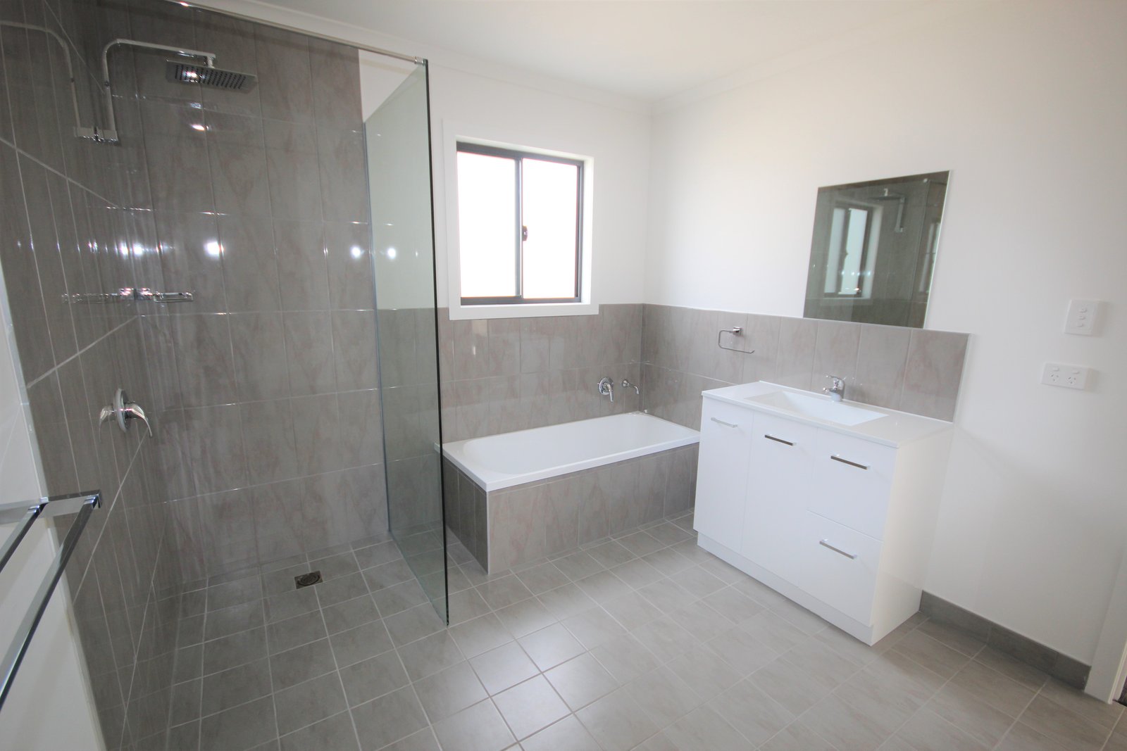 12 McGill Rise CLAREMONT 6