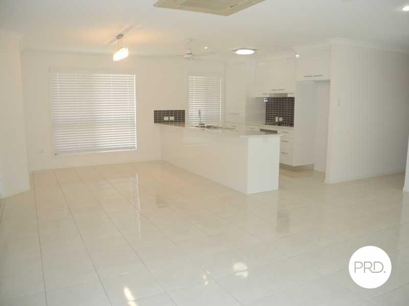 12 Melanie Court BOYNE ISLAND 4