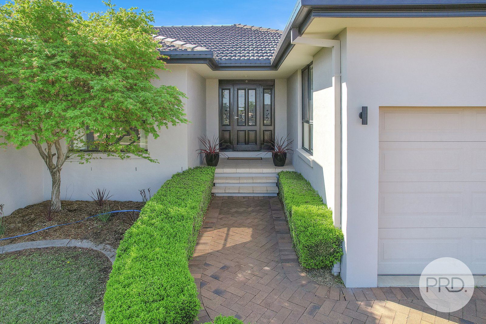 12 Merrinee Place HILLVUE 1
