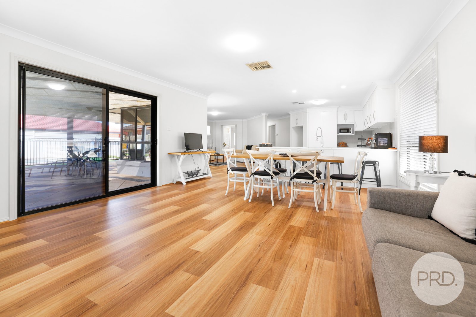 12 Merrinee Place HILLVUE 11