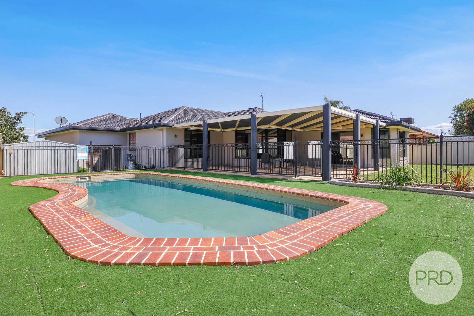 12 Merrinee Place HILLVUE 23