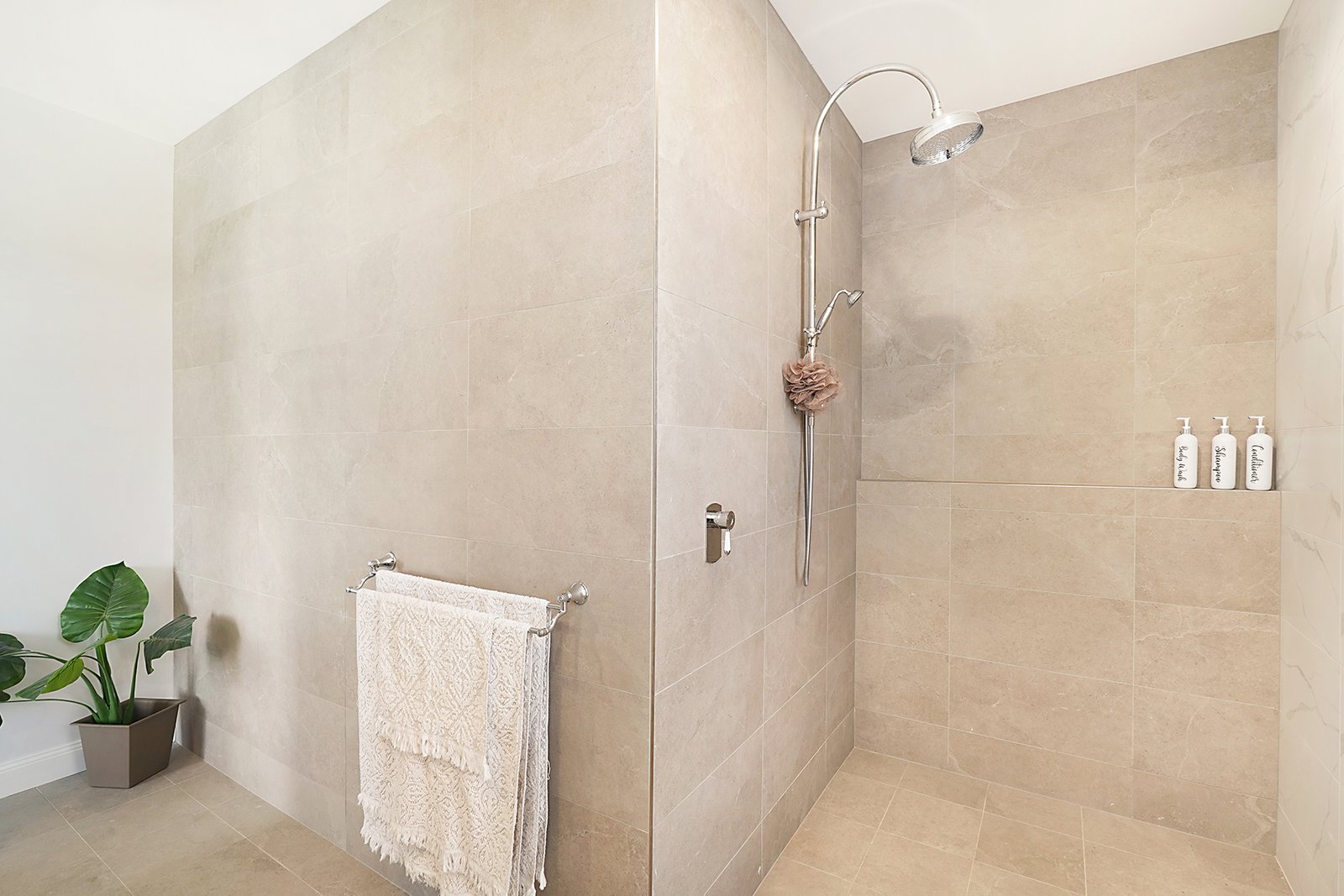 12 Moran Parkway NORTH ROTHBURY 14