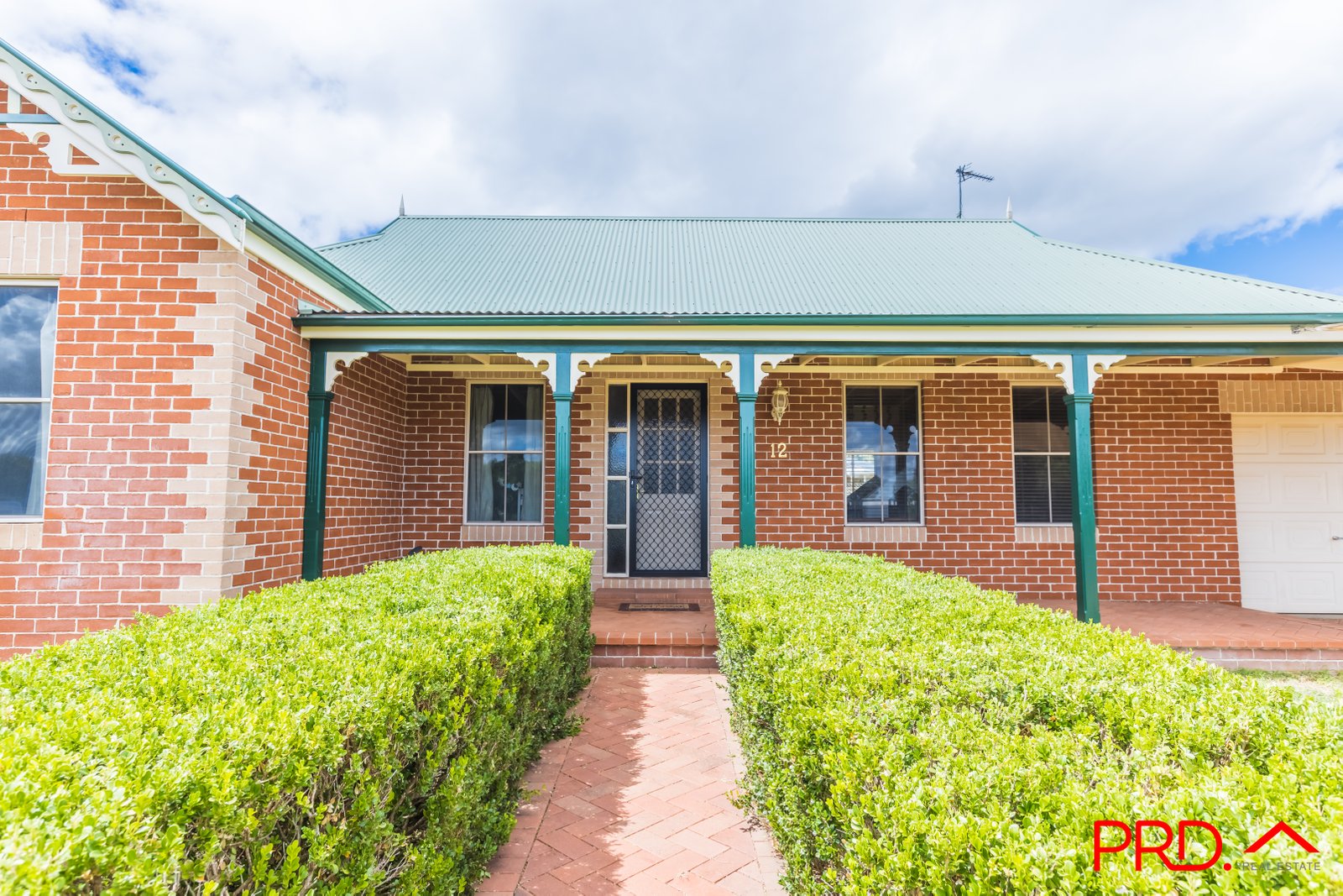 12 Morilla Street TAMWORTH 2