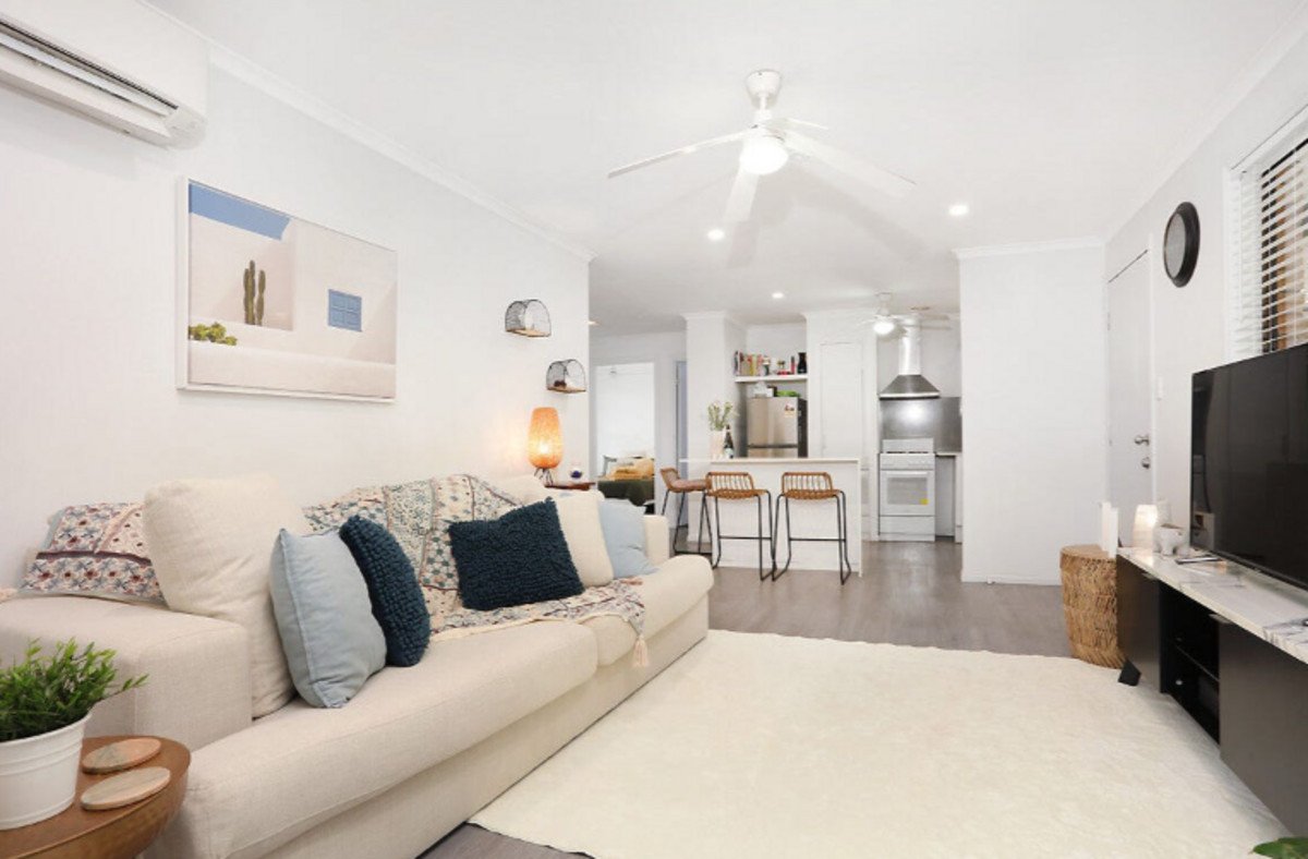 1/2 Morinda Way Labrador 2