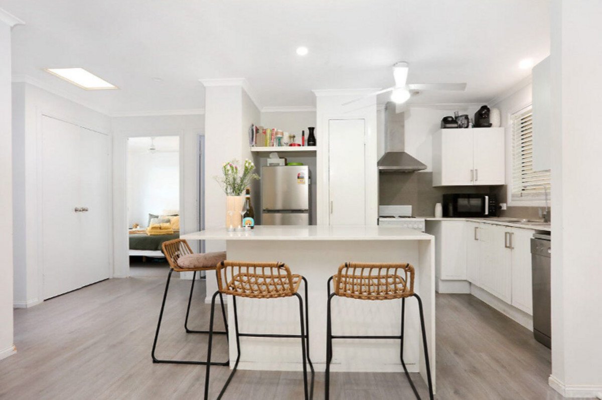 1/2 Morinda Way Labrador 3