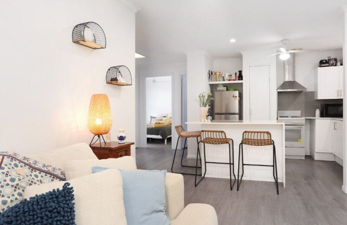 1/2 Morinda Way Labrador 6