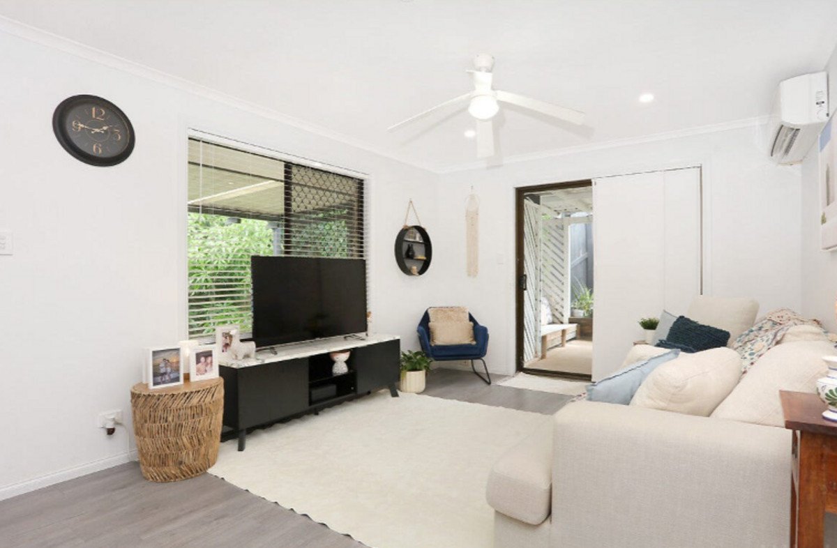 1/2 Morinda Way Labrador 7