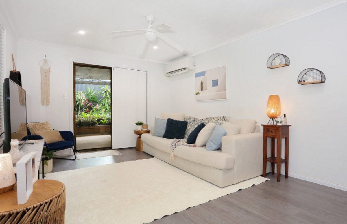 1/2 Morinda Way Labrador 9