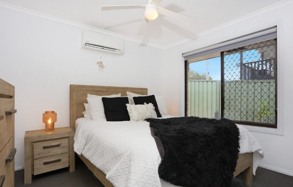 1/2 Morinda Way Labrador 10