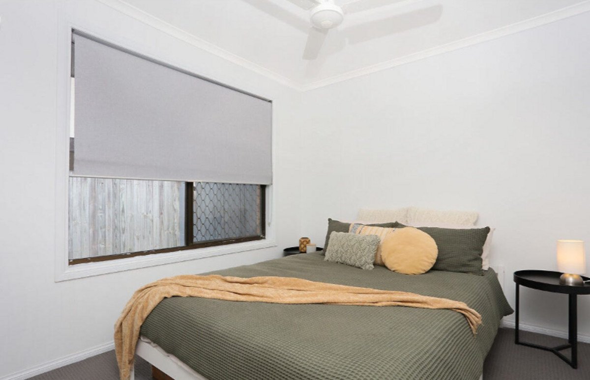 1/2 Morinda Way Labrador 12