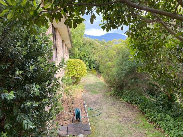 1/2 Mowbray Court LENAH VALLEY 9