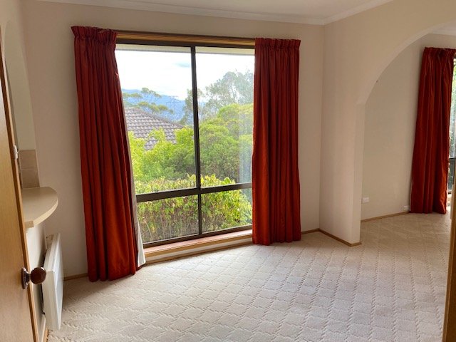 1/2 Mowbray Court LENAH VALLEY 3